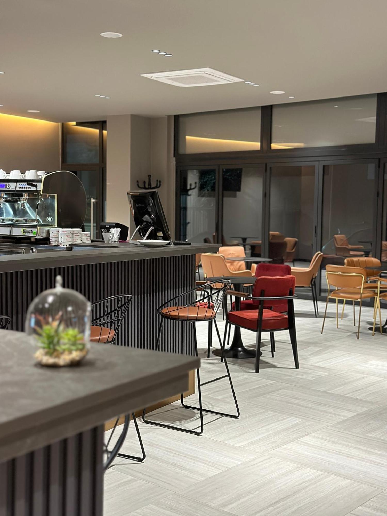 The Roots Boutique Hotel Шкодер Екстер'єр фото