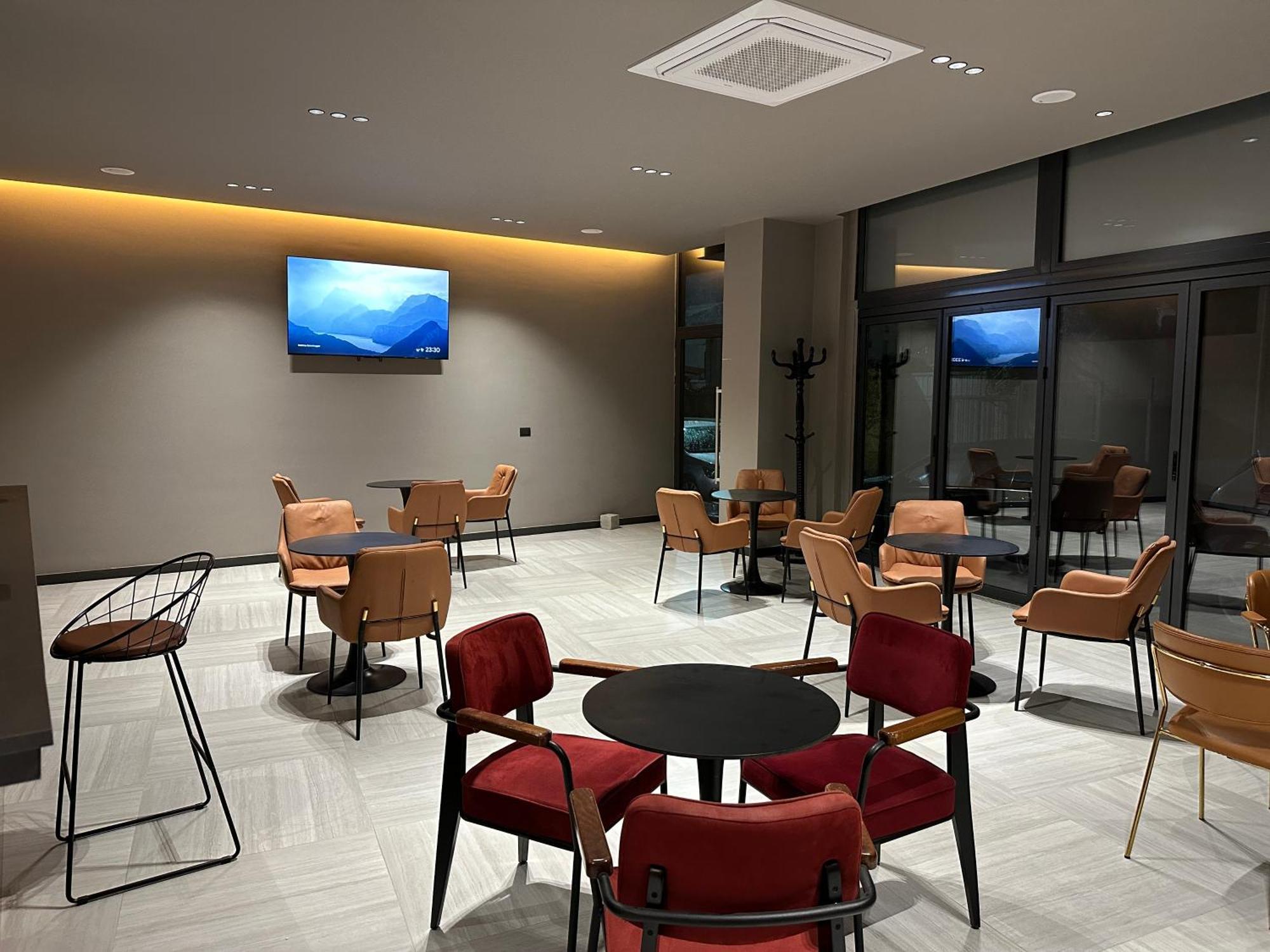 The Roots Boutique Hotel Шкодер Екстер'єр фото