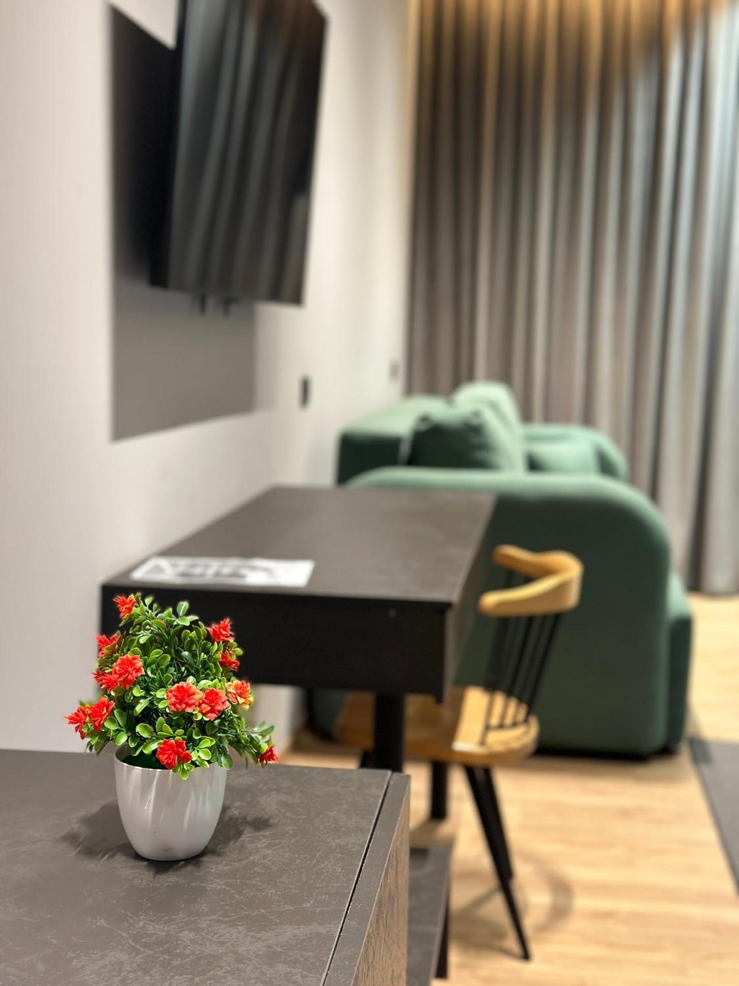 The Roots Boutique Hotel Шкодер Екстер'єр фото