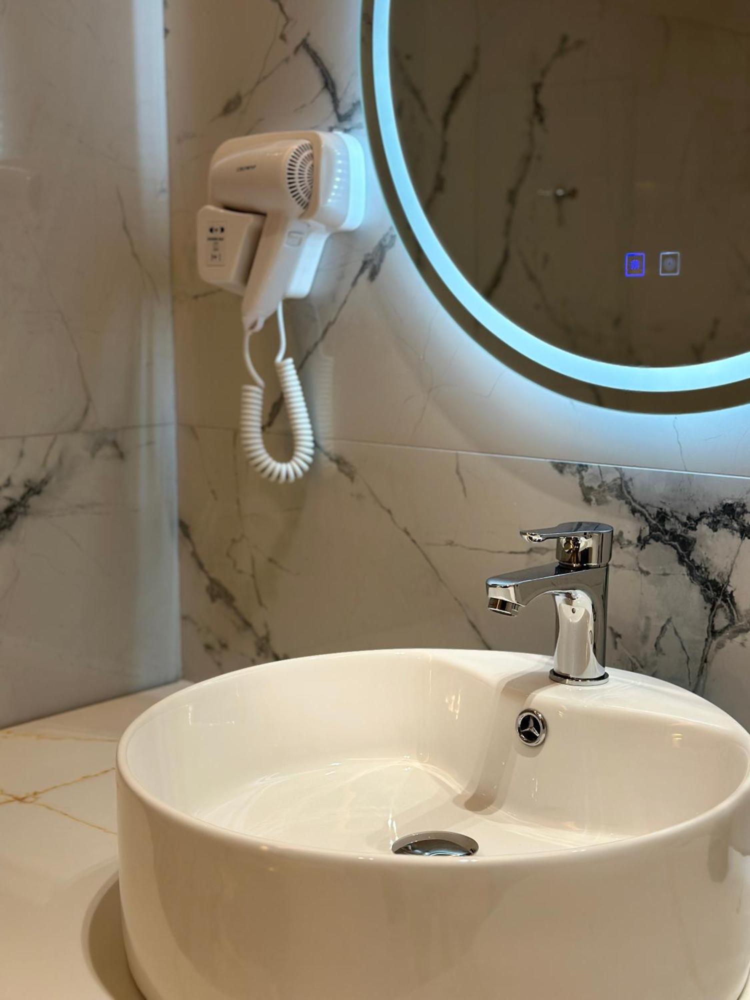 The Roots Boutique Hotel Шкодер Екстер'єр фото